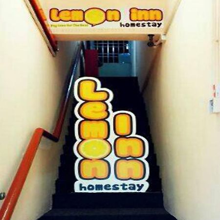 Lemon Inn Jelutong Bagian luar foto