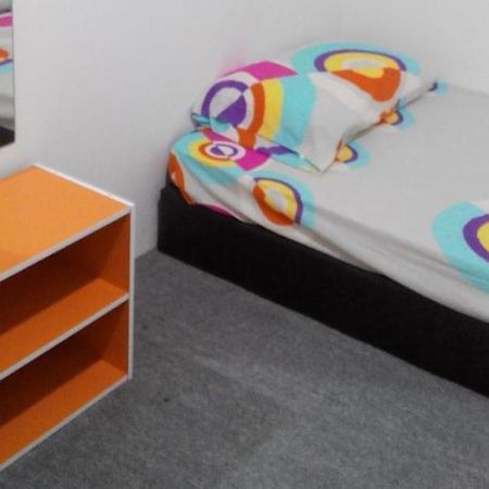 Lemon Inn Jelutong Bagian luar foto