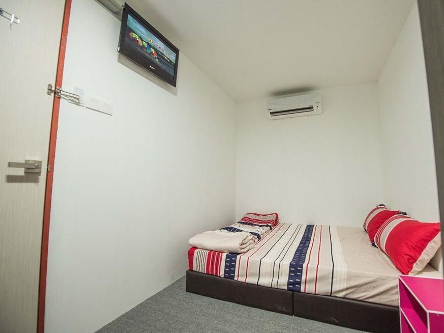 Lemon Inn Jelutong Bagian luar foto